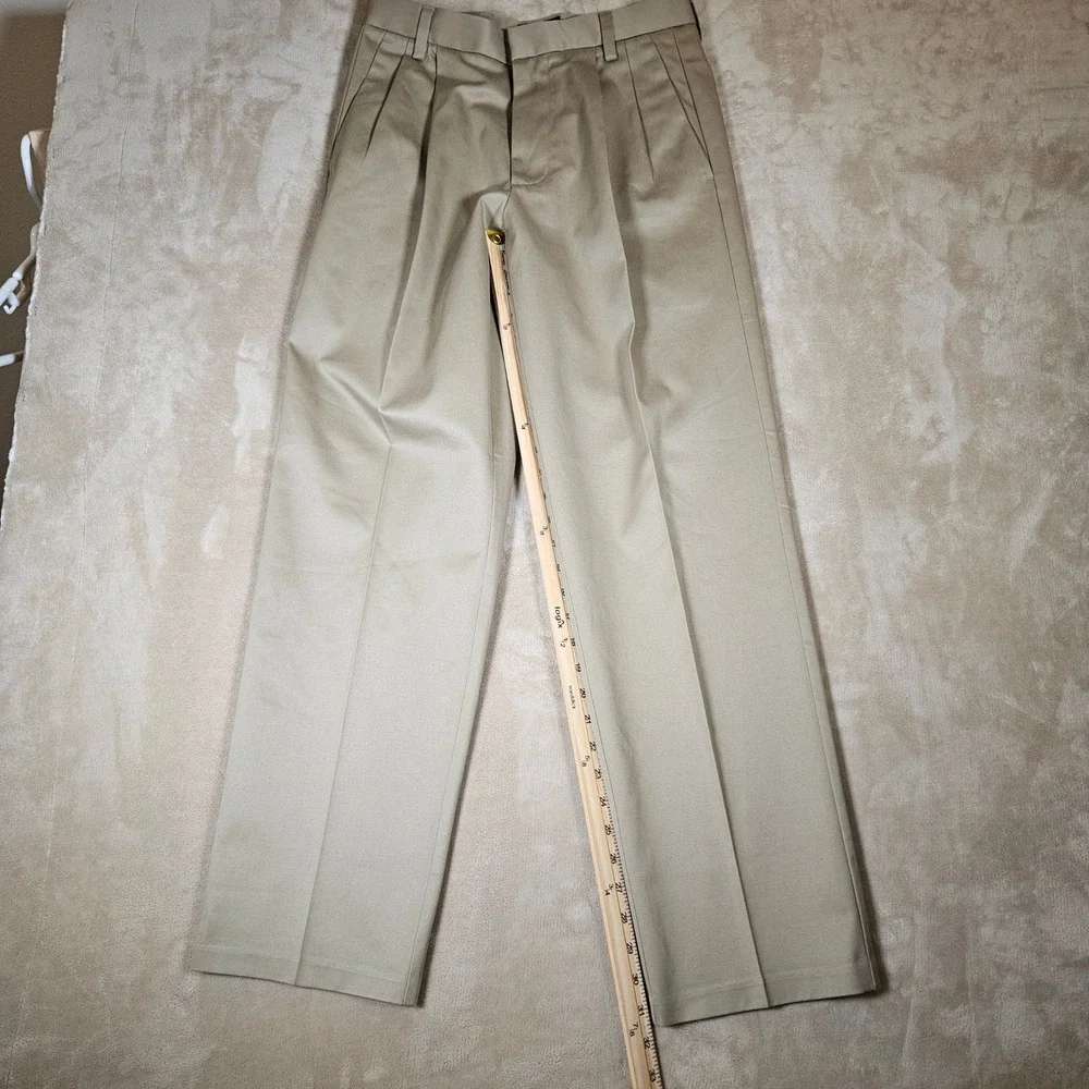 Dockers Men's D3 Classic Fit Pleated Chinos Khaki Tan Cotton Pants 30x32